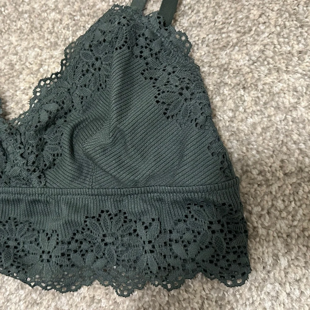 Aerie‎ Women’s Floral Crossover Lace Ribbed Bralette-Size L